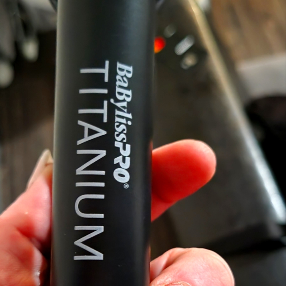 Hair straightener